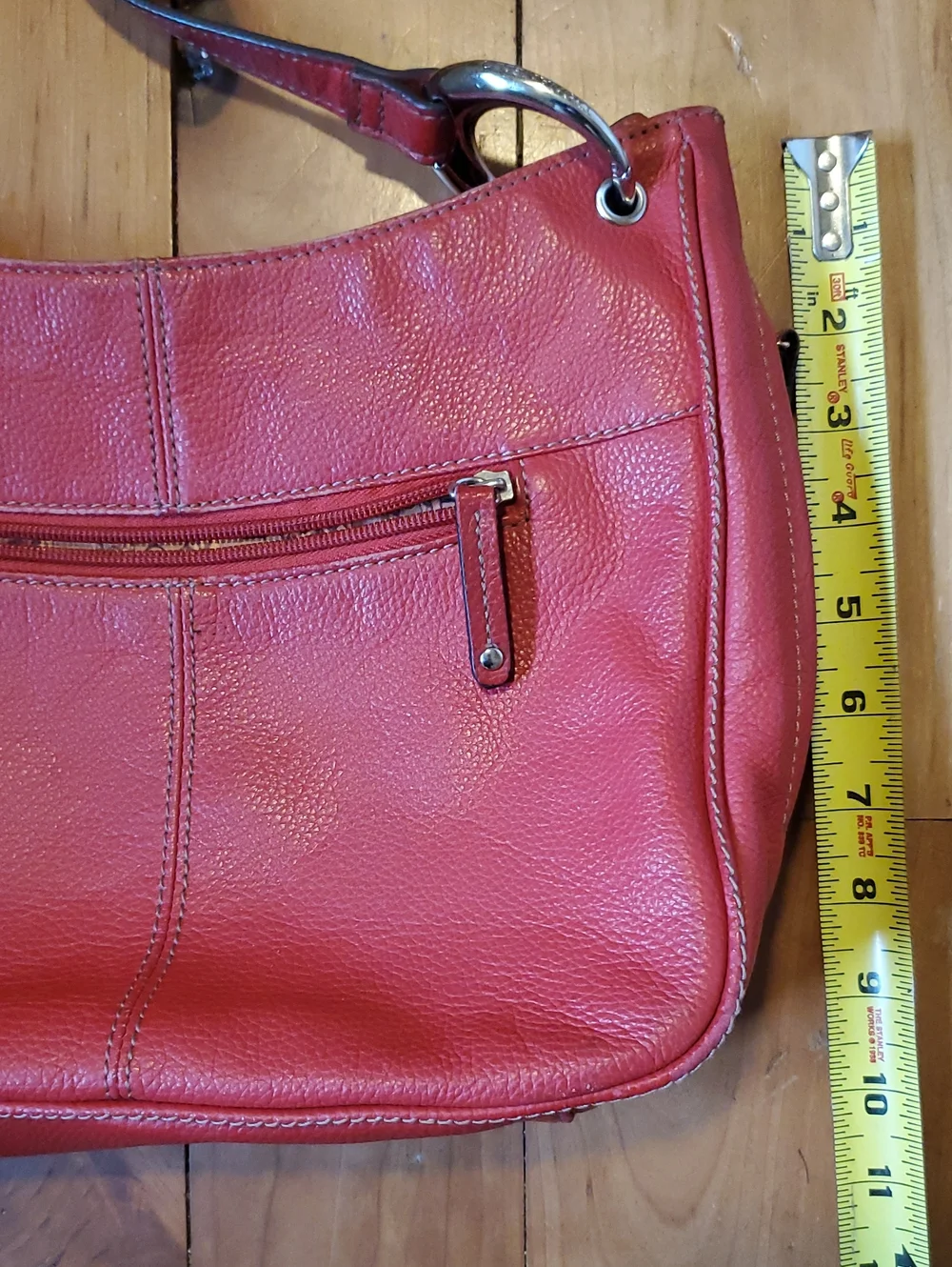 Tignanello Red 100% pebble Leather HOBO Handbag 6 Pocket! Silver Hardware - Picture 4 of 16